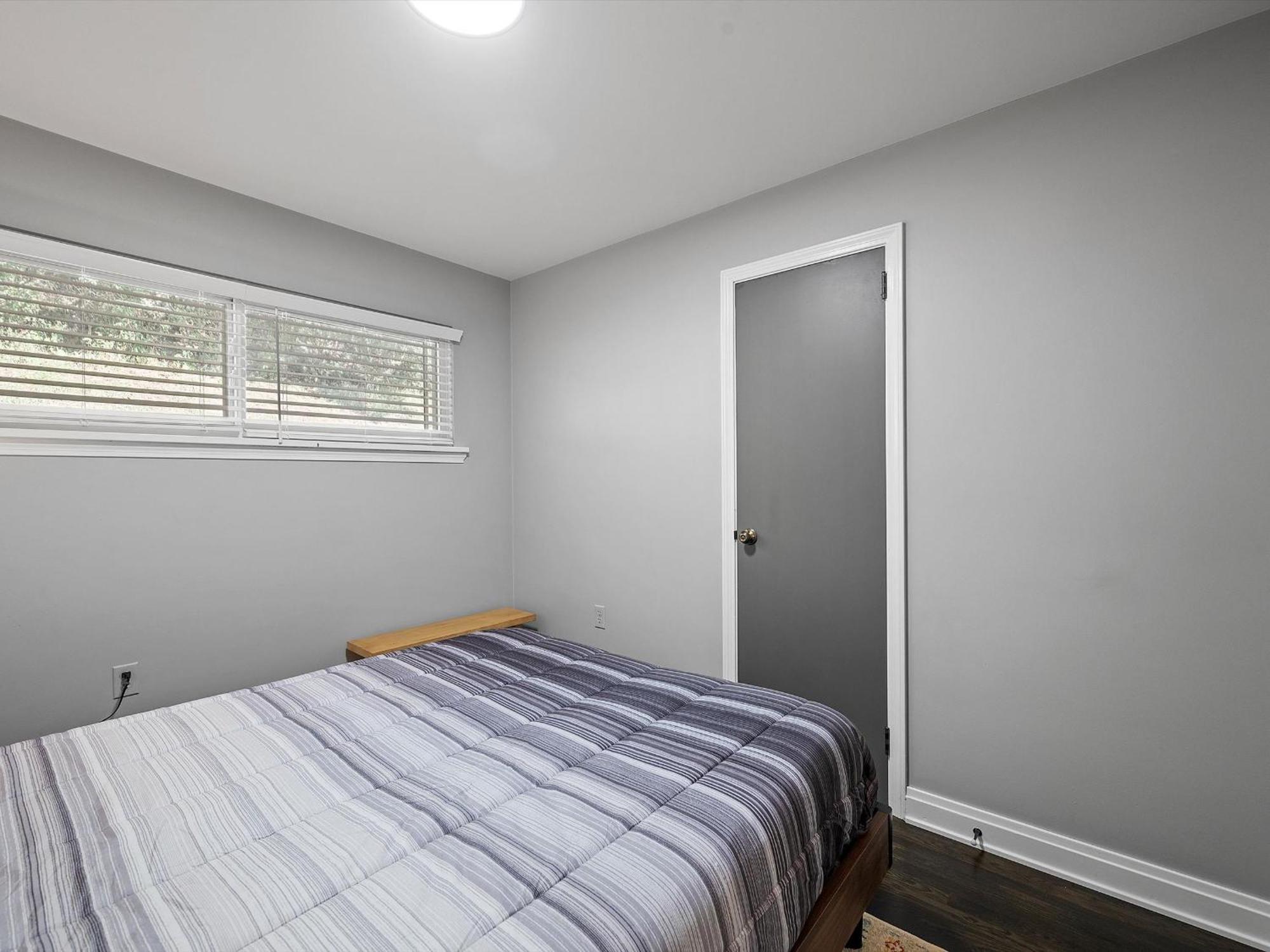 Stylish And Bright 3bd Home, Amazing Deck, Game Room, Free Parking Holiday home
