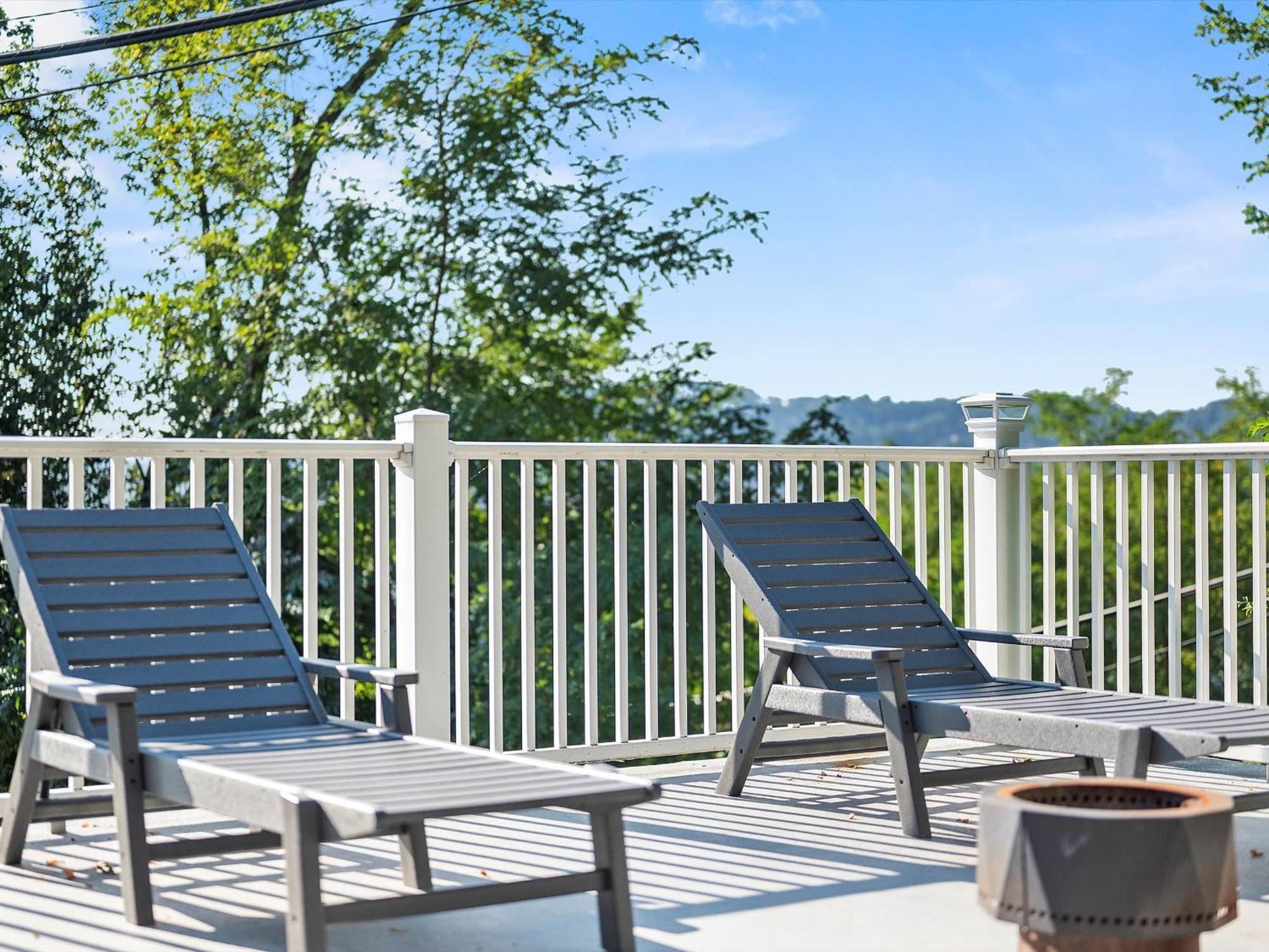 Stylish And Bright 3bd Home, Amazing Deck, Game Room, Free Parking Сasa de vacaciones Pittsburgh