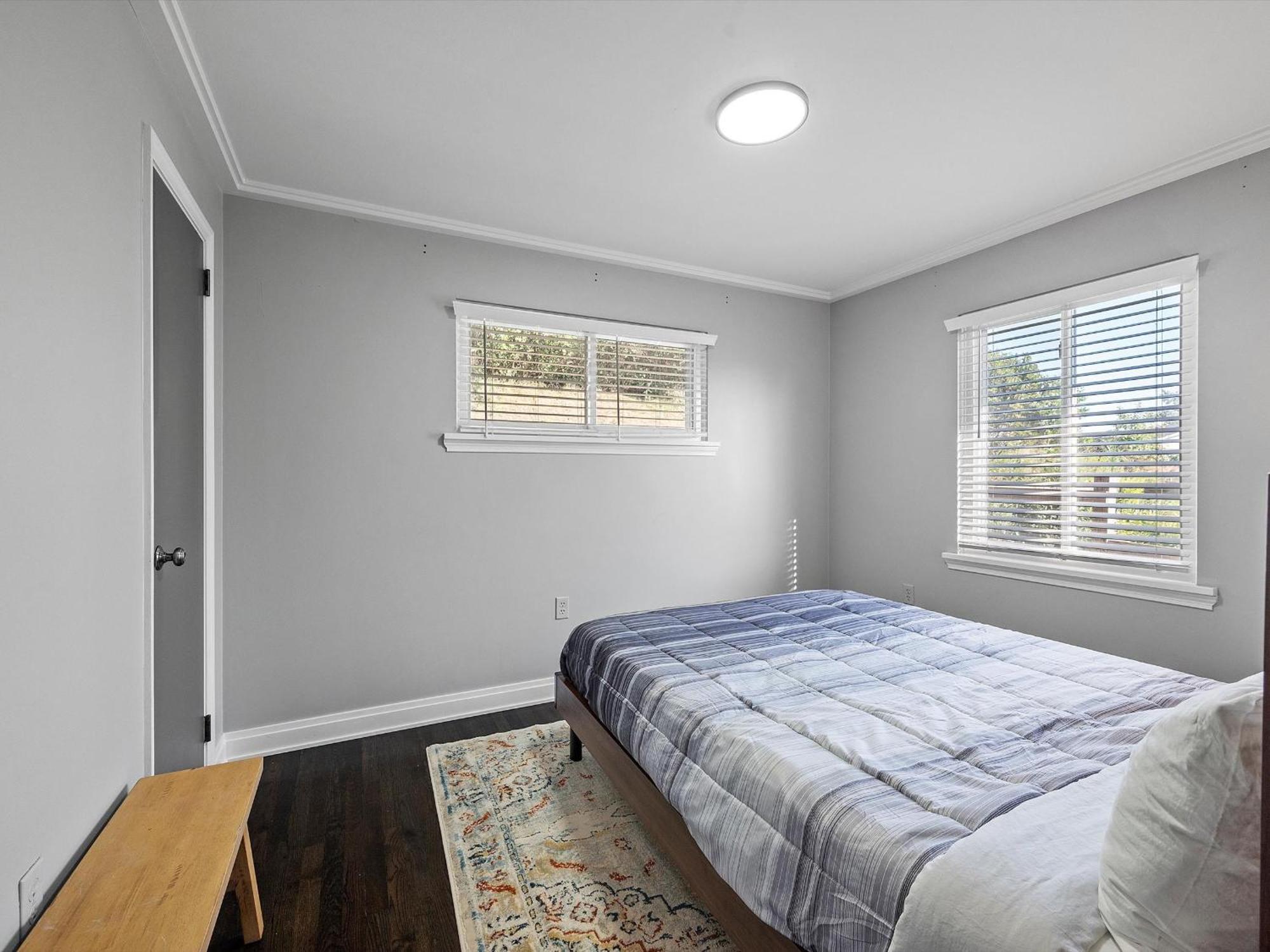 Сasa de vacaciones Stylish And Bright 3bd Home, Amazing Deck, Game Room, Free Parking *